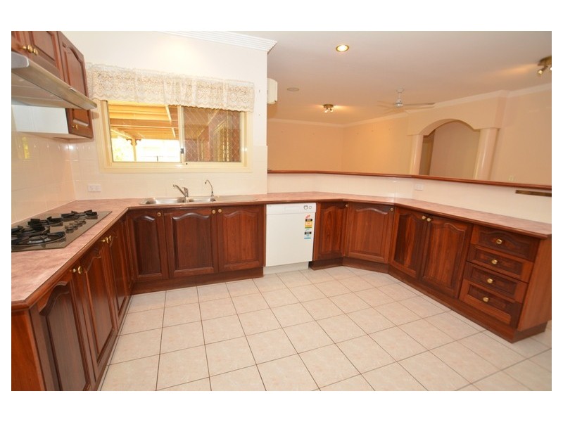 3 Sarandon Close, Mcdowall QLD 4053
