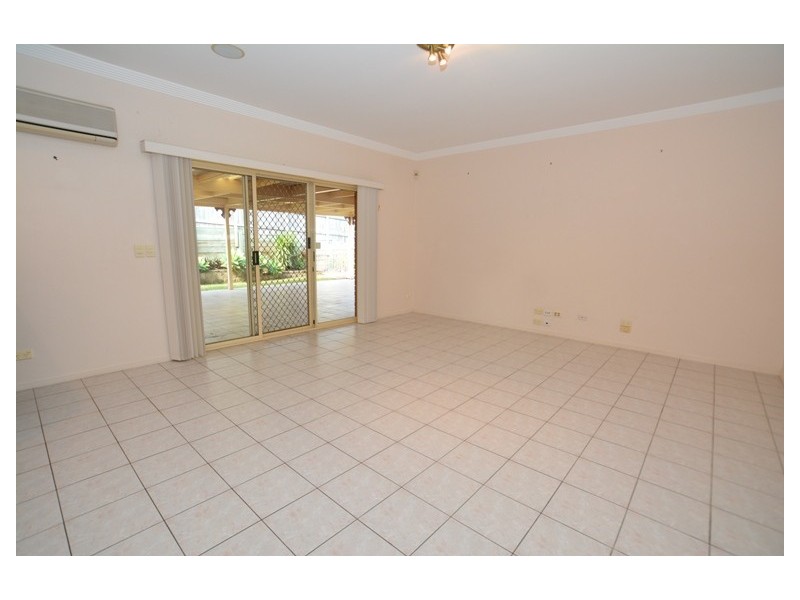 3 Sarandon Close, Mcdowall QLD 4053