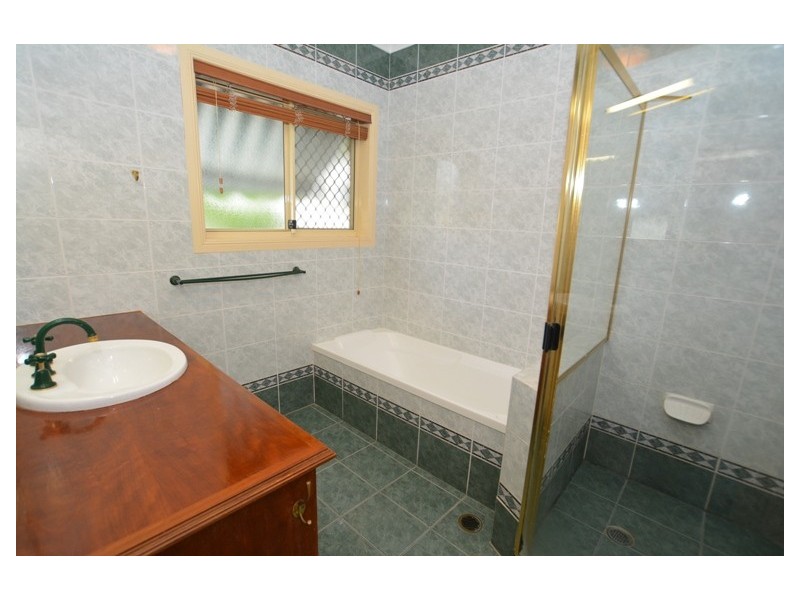 3 Sarandon Close, Mcdowall QLD 4053
