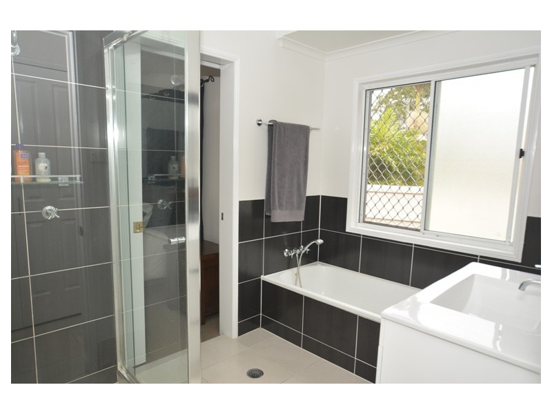 1 Goshawk Drive, Kallangur QLD 4503