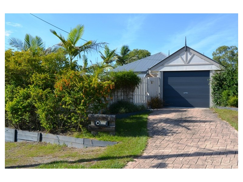 1 Goshawk Drive, Kallangur QLD 4503