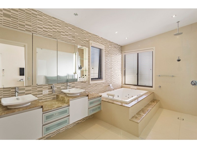 4719 THE PARKWAY, Sanctuary Cove QLD 4212