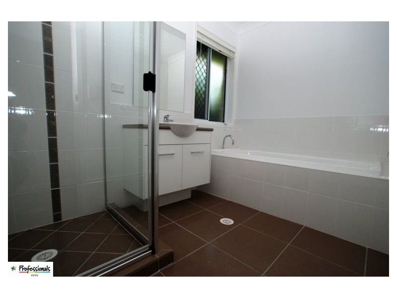 99 Cowie Road, Carseldine QLD 4034