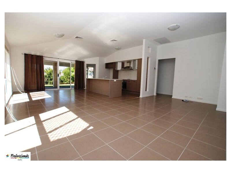 99 Cowie Road, Carseldine QLD 4034