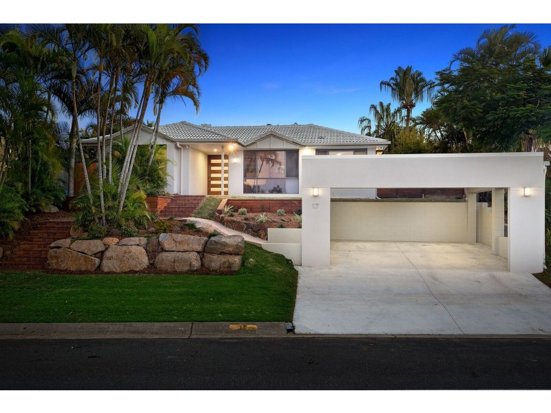 17 MONTEREY KEYS DRIVE, Helensvale QLD 4212