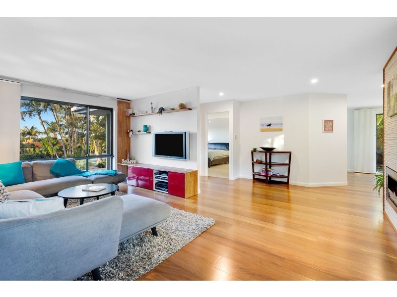 17 MONTEREY KEYS DRIVE, Helensvale QLD 4212