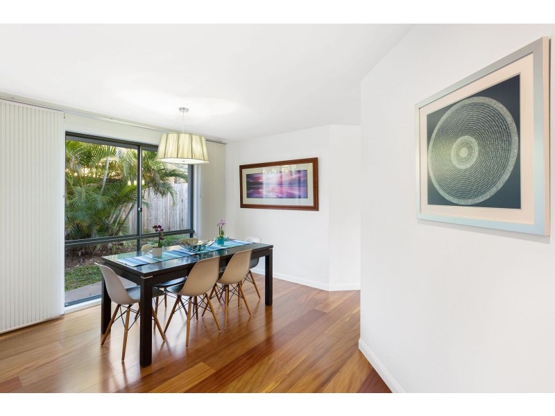 17 MONTEREY KEYS DRIVE, Helensvale QLD 4212