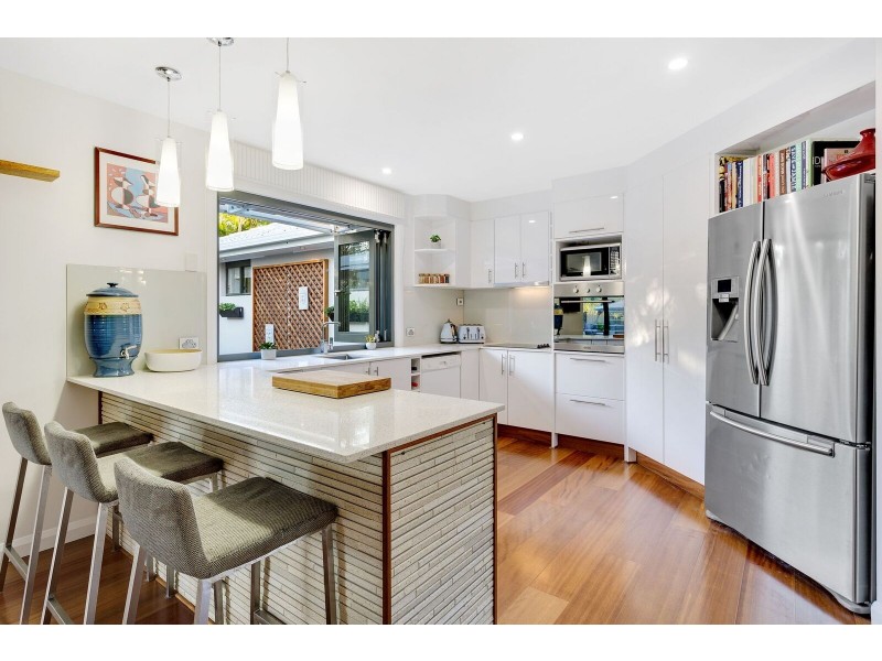 17 MONTEREY KEYS DRIVE, Helensvale QLD 4212