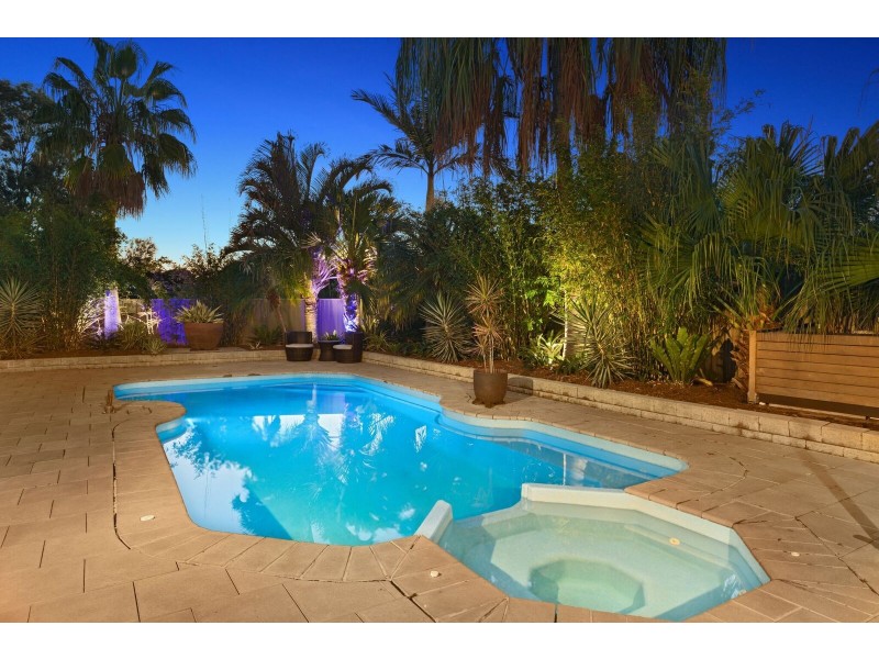 17 MONTEREY KEYS DRIVE, Helensvale QLD 4212