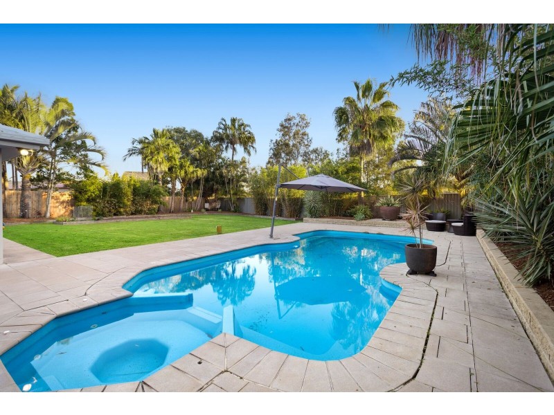 17 MONTEREY KEYS DRIVE, Helensvale QLD 4212