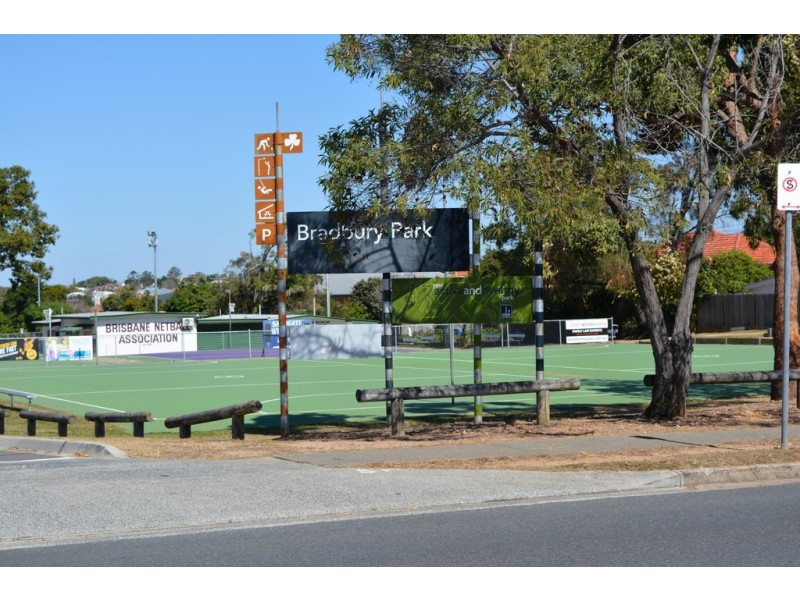 10 Henry Street, Chermside QLD 4032