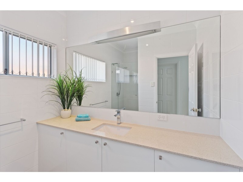 41 MORFANTAINE TERRACE, Parkwood QLD 4214