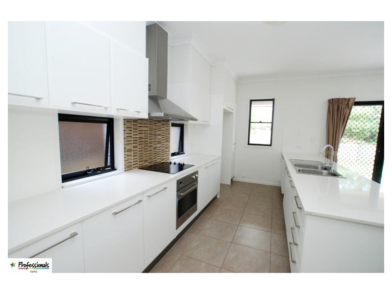 15 Tathra Street, Stafford QLD 4053