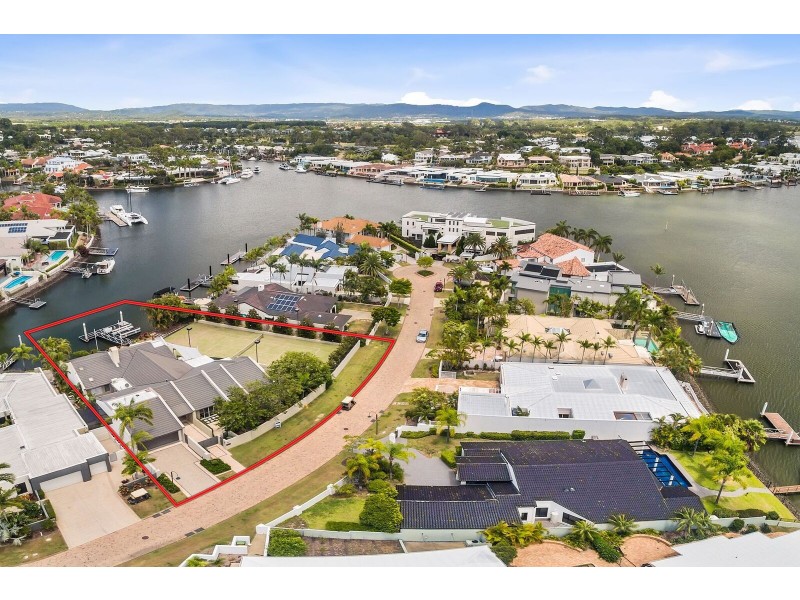 7302 BAYSIDE CLOSE, Sanctuary Cove QLD 4212