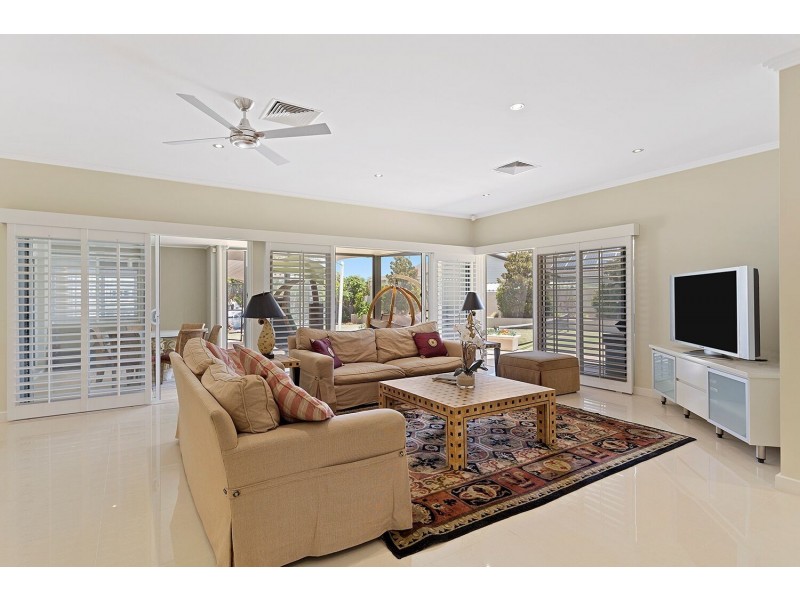 7302 BAYSIDE CLOSE, Sanctuary Cove QLD 4212