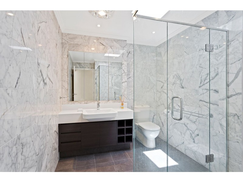 7302 BAYSIDE CLOSE, Sanctuary Cove QLD 4212