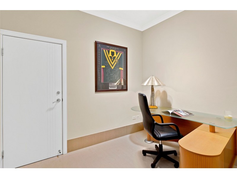 7302 BAYSIDE CLOSE, Sanctuary Cove QLD 4212