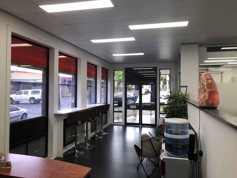 956 LOGAN RD, Holland Park West QLD 4121