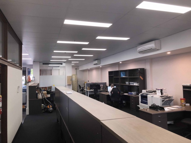 956 LOGAN RD, Holland Park West QLD 4121