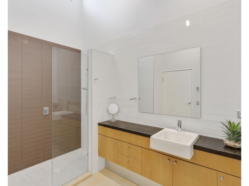 5231 BAYHILL TERRACE, Sanctuary Cove QLD 4212