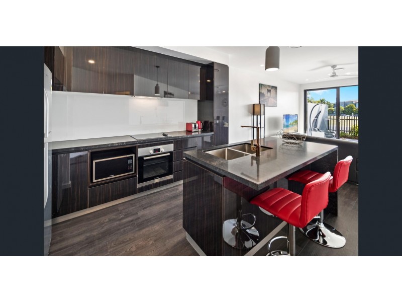 5102 Harbourview Avenue, Hope Island QLD 4212