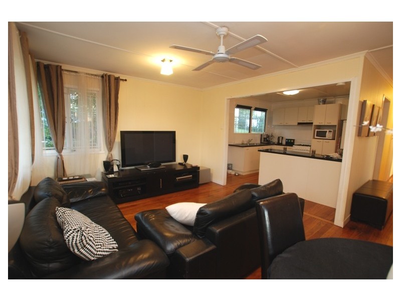 318  Kitchener Road, Stafford Heights QLD 4053