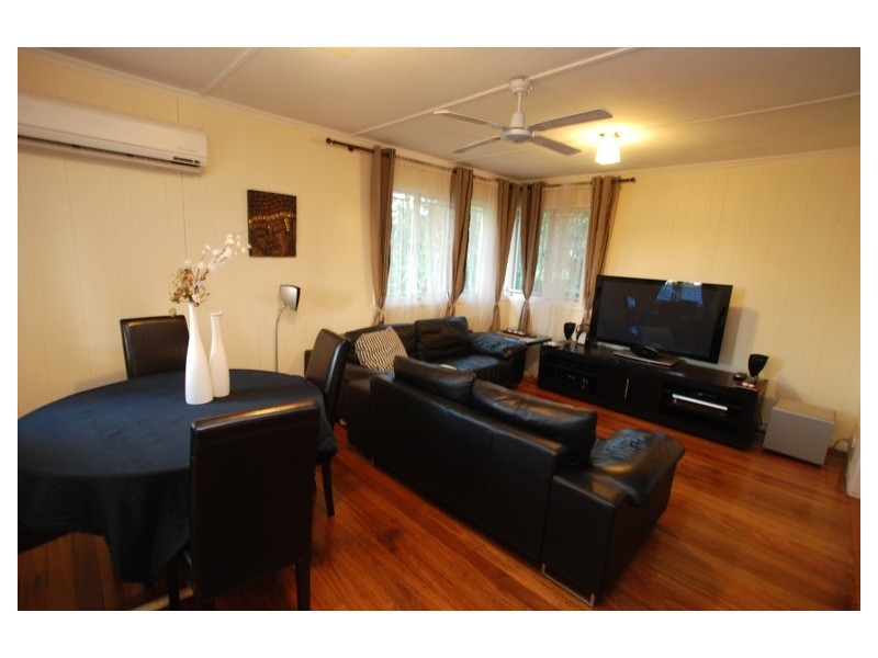 318  Kitchener Road, Stafford Heights QLD 4053