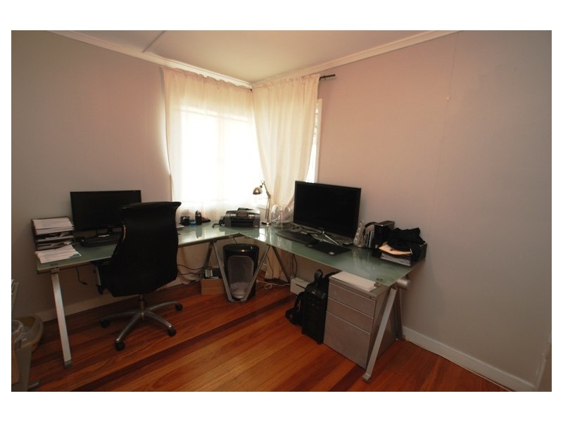 318  Kitchener Road, Stafford Heights QLD 4053