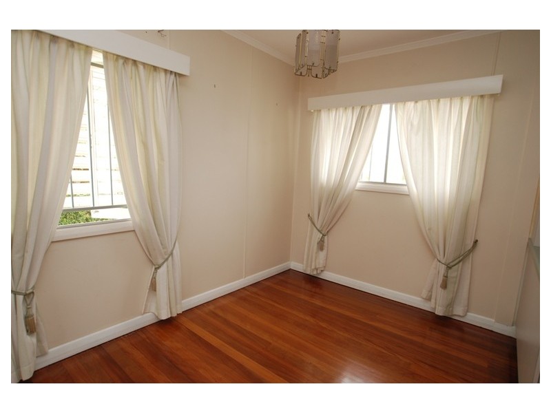 16 Strathdale Street, Aspley QLD 4034