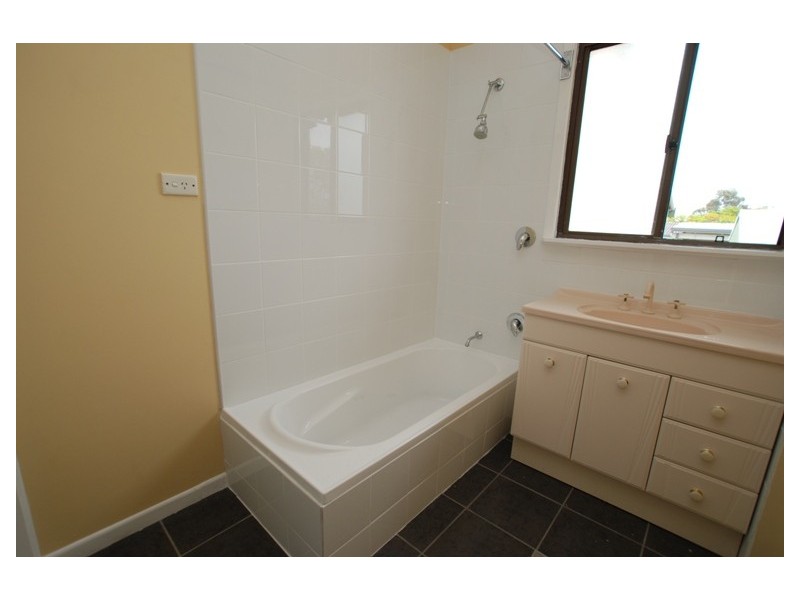 16 Strathdale Street, Aspley QLD 4034