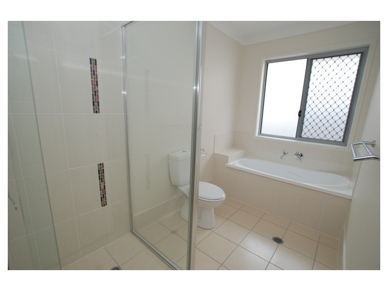 1/8 Endeavour Close, Fitzgibbon QLD 4018