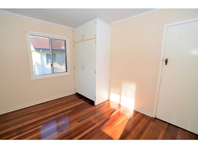 31 Chuter Street, Stafford Heights QLD 4053