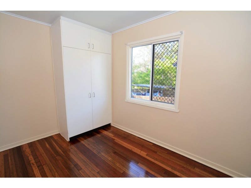 31 Chuter Street, Stafford Heights QLD 4053