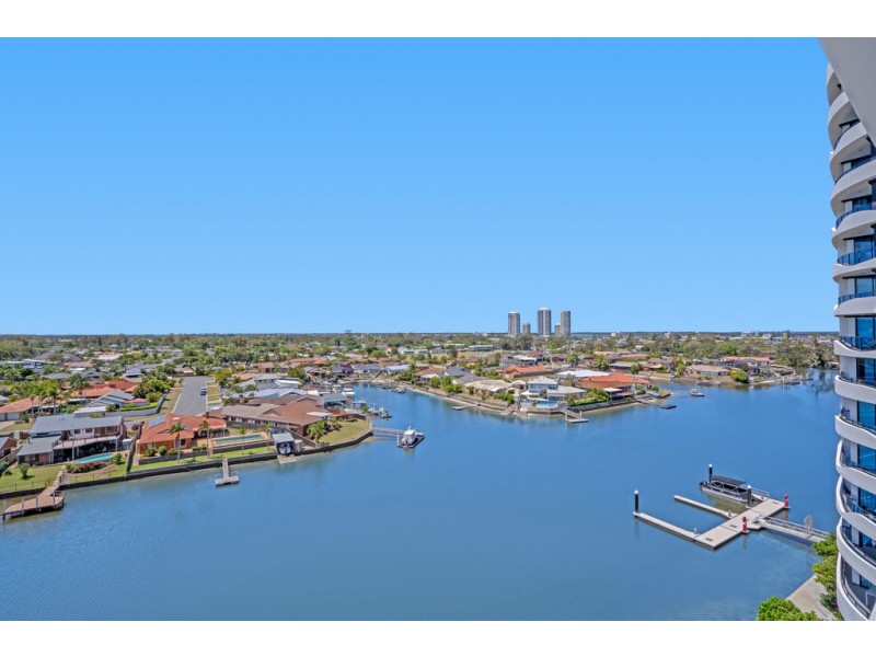 3704 / 5 HARBOURSIDE COURT, Biggera Waters QLD 4216