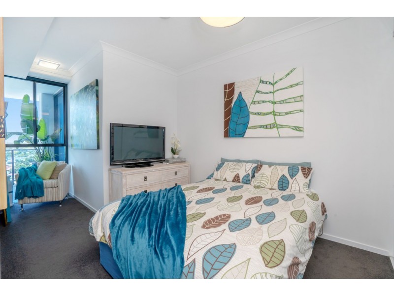 3704 / 5 HARBOURSIDE COURT, Biggera Waters QLD 4216