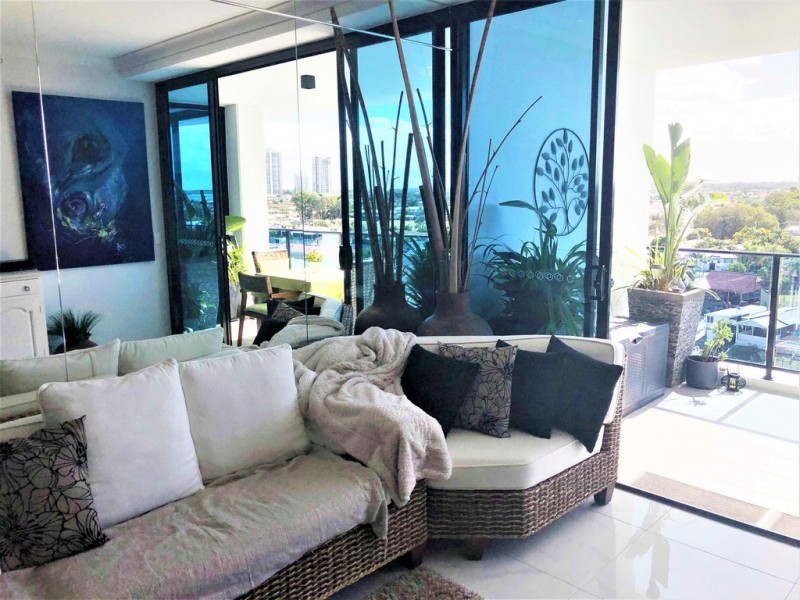 3704 / 5 HARBOURSIDE COURT, Biggera Waters QLD 4216