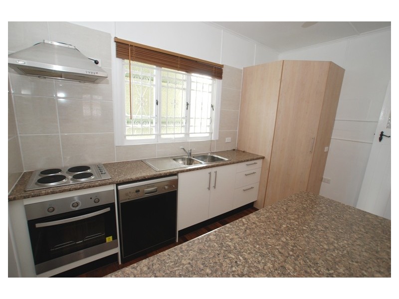 27 Vale Street, Wavell Heights QLD 4012