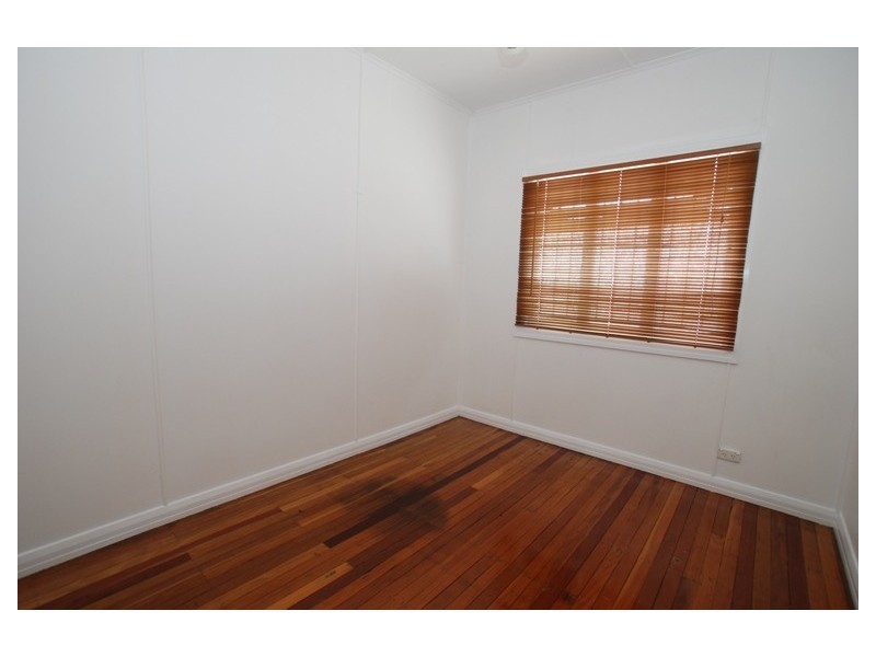 27 Vale Street, Wavell Heights QLD 4012