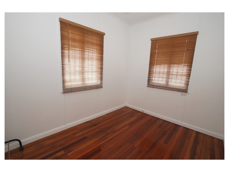 27 Vale Street, Wavell Heights QLD 4012