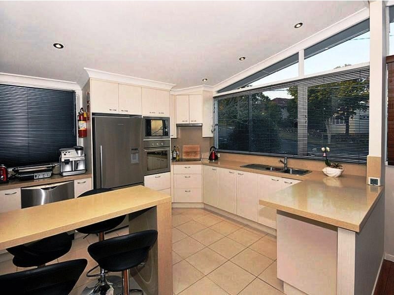 10 Farrant Street, Stafford Heights QLD 4053