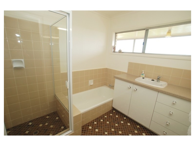 11 Belfort Street, Stafford Heights QLD 4053