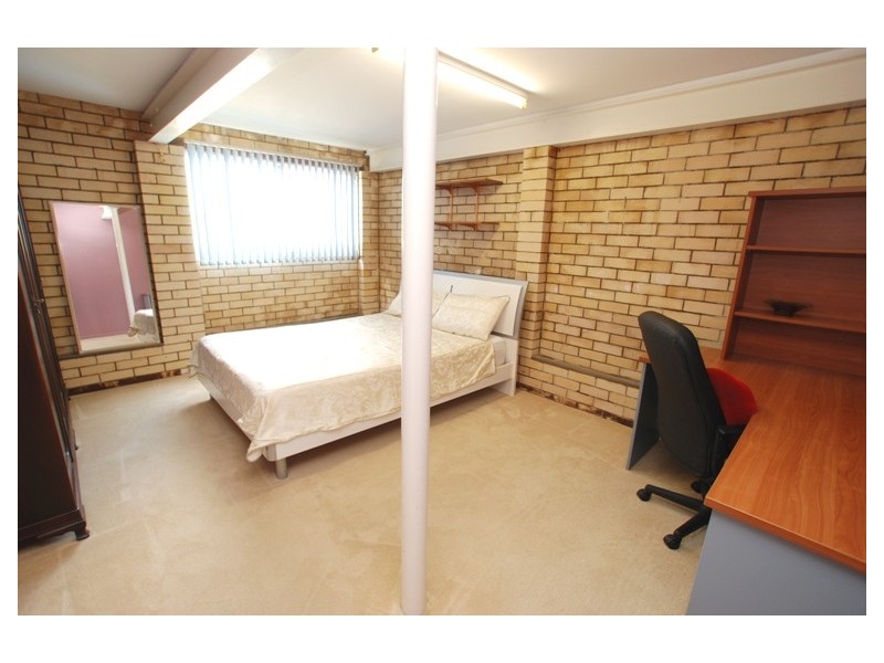 11 Belfort Street, Stafford Heights QLD 4053