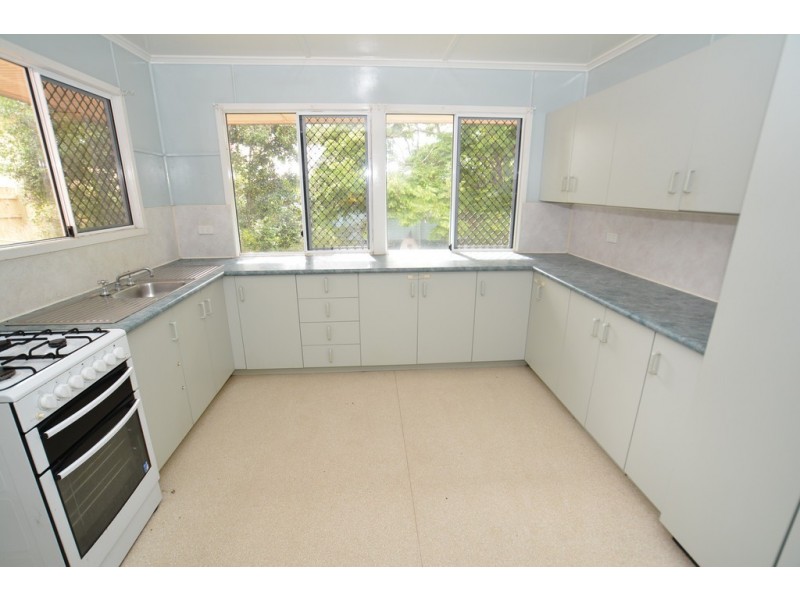 20 Deerdale Street, Stafford Heights QLD 4053