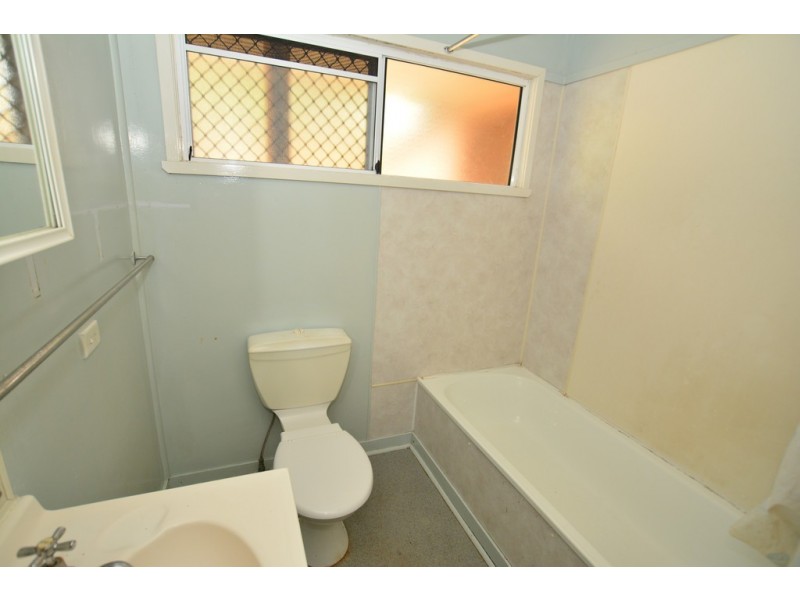 20 Deerdale Street, Stafford Heights QLD 4053