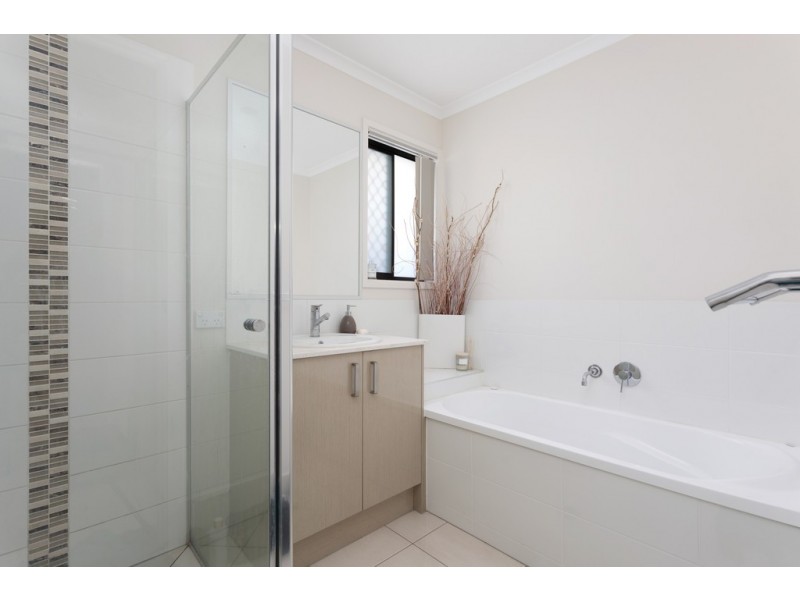 24 Celebration Crescent, Griffin QLD 4503