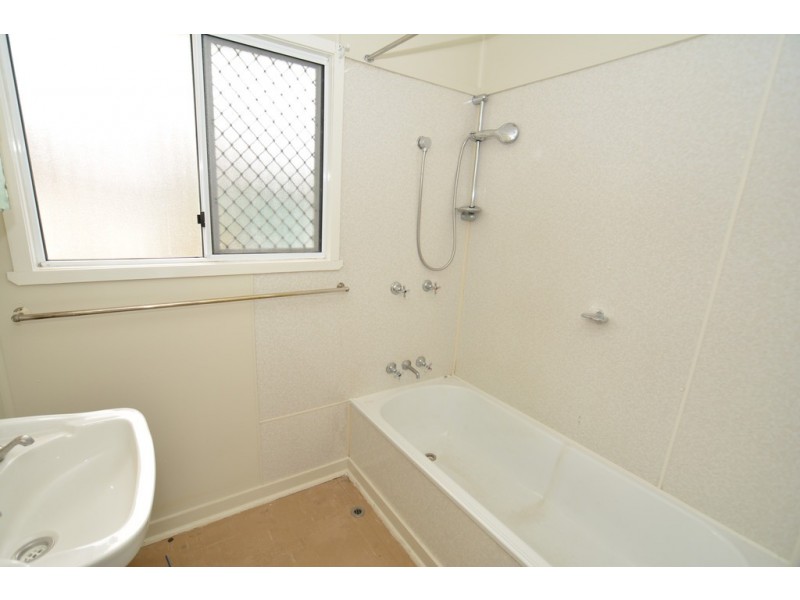 1 Sedgemoor Street, Stafford Heights QLD 4053