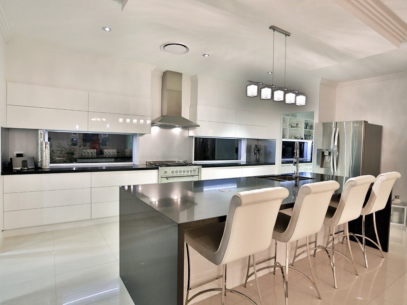 6 Seeana Crescent, Bridgeman Downs QLD 4035