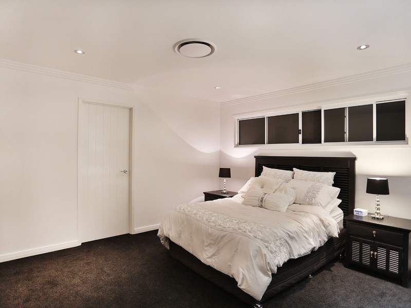 6 Seeana Crescent, Bridgeman Downs QLD 4035