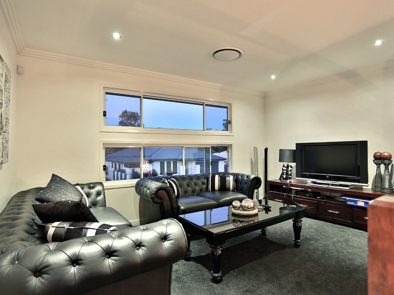 6 Seeana Crescent, Bridgeman Downs QLD 4035