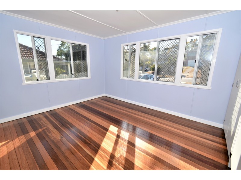 52 Farrant Street, Stafford Heights QLD 4053